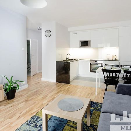 Millennium Manufaktura Blue Apartman Varsó Kültér fotó