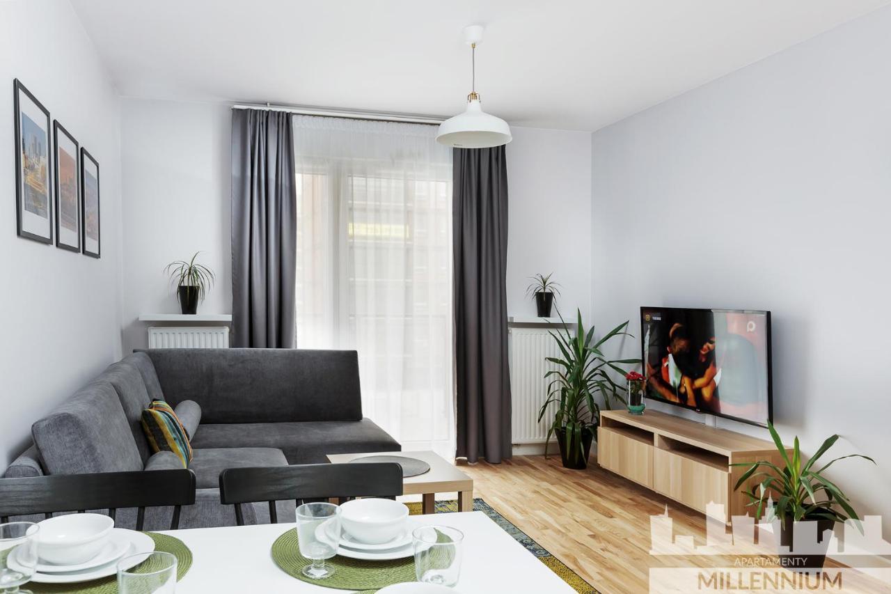 Millennium Manufaktura Blue Apartman Varsó Kültér fotó